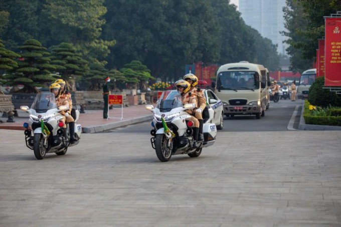 CSGT bảo đảm an toàn giao thông phục vụ dịp Đại hội XIV của Đảng. Ảnh: Xuân Hoa