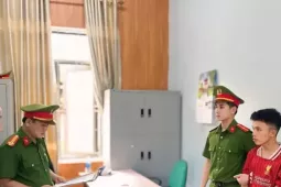 Nhiều lần lấy trộm thẻ ngân hàng người khác, đoán mật khẩu để rút tiền