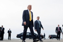 Ông Trump nói 'yêu Hàn Quốc' khi Mỹ đạt thỏa thuận hợp tác đóng tàu với Seoul