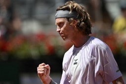 Tennis đỉnh cao Rome Open: Rublev thắng nhàn, Medvedev đi tiếp vì đối thủ bỏ cuộc