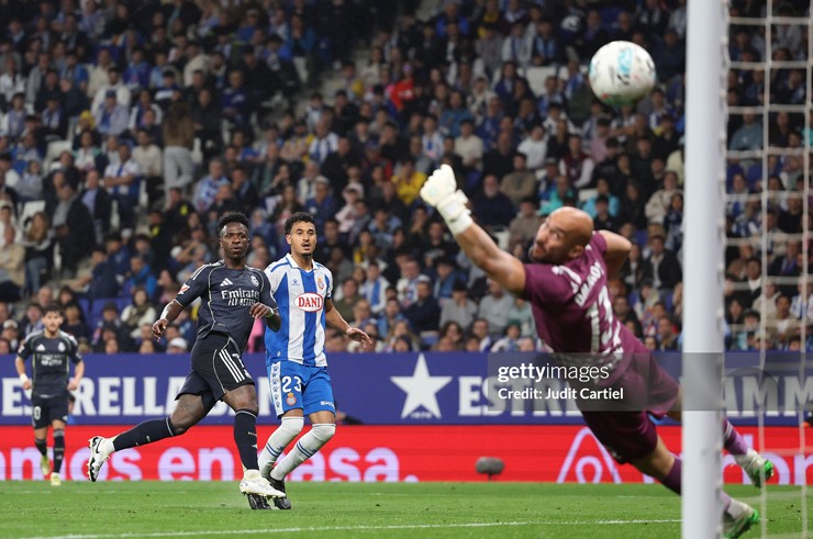 Man City đang cân nhắc chiêu mộ Vinicius