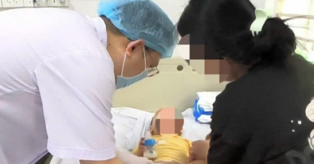 Bé trai bất ngờ phát hiện ung thư hiếm gặp: Trẻ có dấu hiệu này, phụ huynh tuyệt đối không chủ quan
