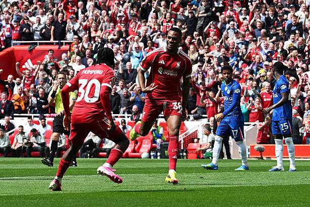Gravenberch đưa Liverpool vượt lên dẫn trước chỉ sau 6 phút