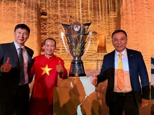 Báo Dân Việt phỏng vấn độc quyền HLV Kim Sang-sik: “Nếu chuẩn bị tốt, ĐT Việt Nam có thể thắng được Hàn Quốc"