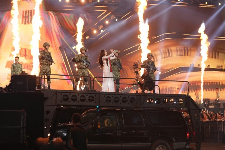 Chiến sĩ đặc công trình diễn ở concert 'Sao nhập ngũ' - 5