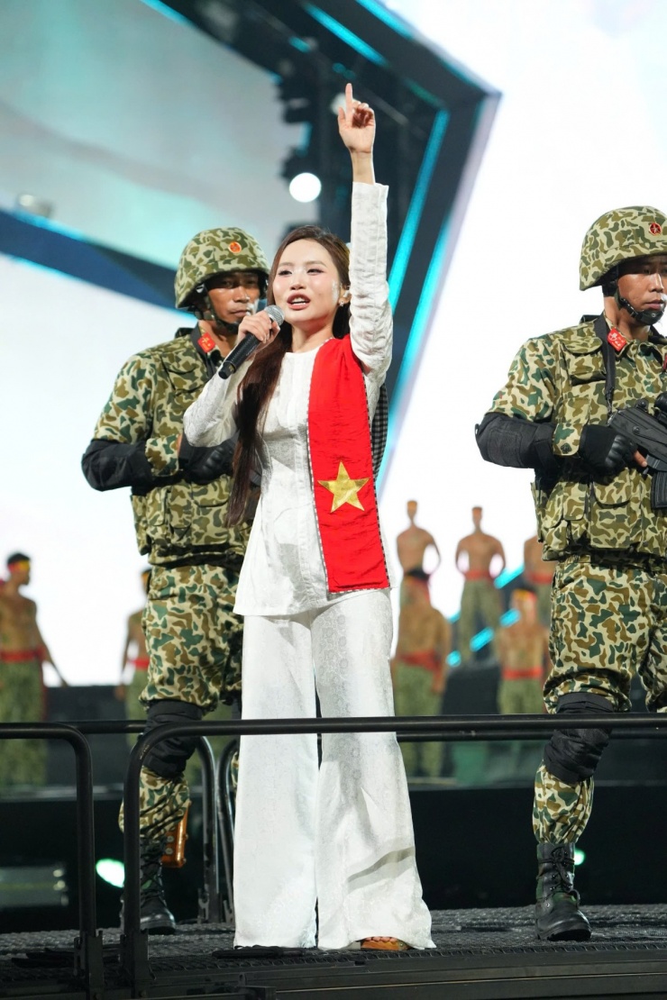 Chiến sĩ đặc công trình diễn ở concert 'Sao nhập ngũ' - 6