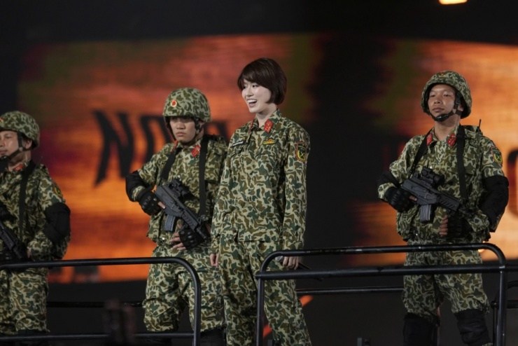 Chiến sĩ đặc công trình diễn ở concert 'Sao nhập ngũ' - 4