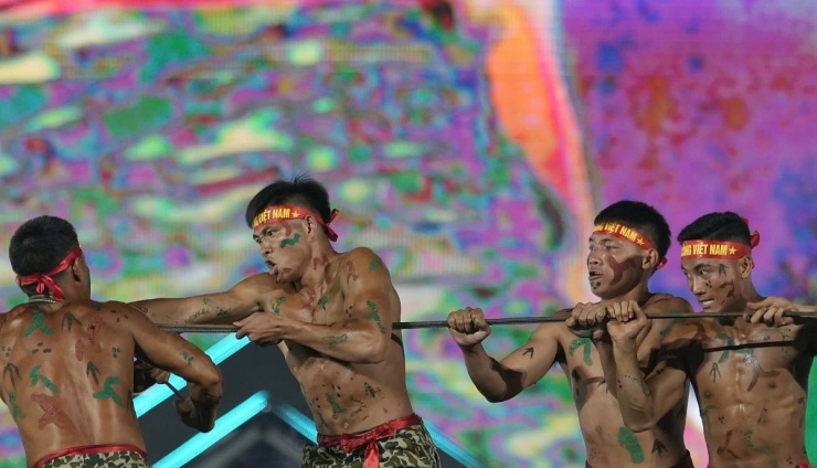 Chiến sĩ đặc công trình diễn ở concert 'Sao nhập ngũ' - 3