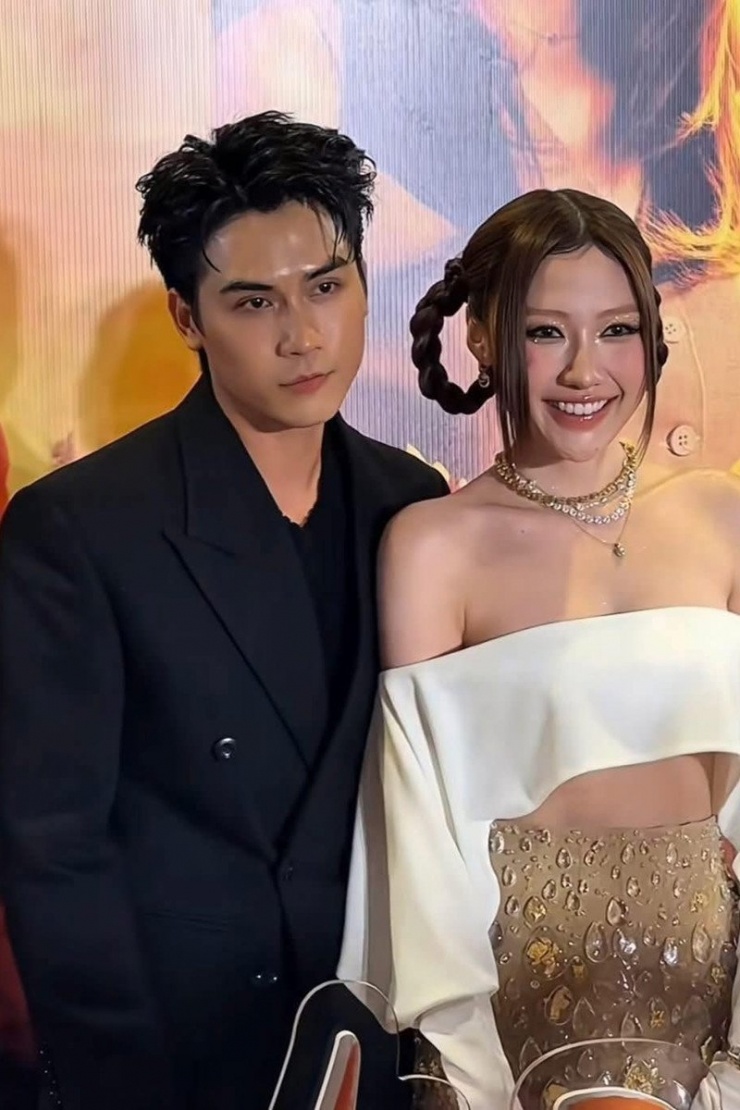 Uyển Ân bên Võ Điền Gia Huy.