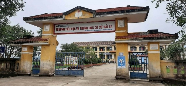 Nữ sinh bị đánh đang học lớp 7 tại Trường TH&amp;THCS Hải Ba. Ảnh: CTV