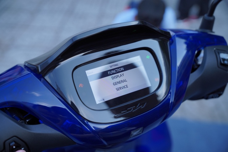 Honda SH 150i 'trong suốt' giá 235 triệu đồng - 8