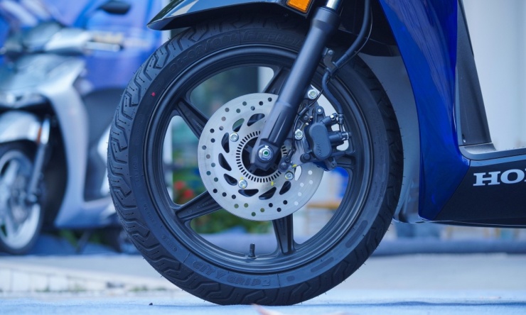 Honda SH 150i 'trong suốt' giá 235 triệu đồng - 13