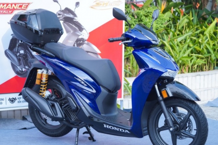 Honda SH 150i 'trong suốt' giá 235 triệu đồng
