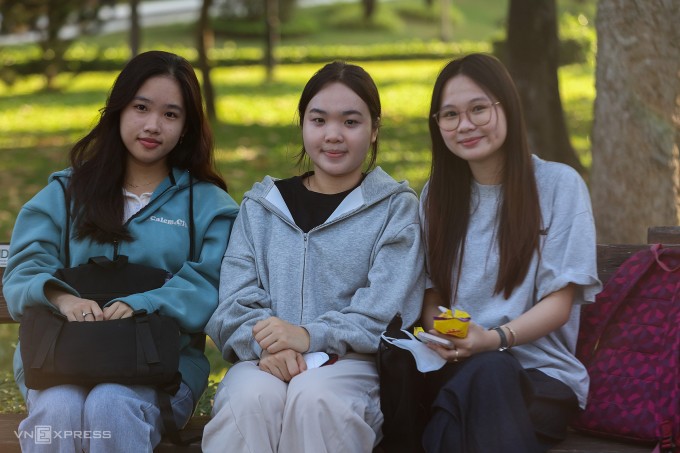 Thí sinh dự thi đánh giá năng lực của Đại học Quốc gia TP HCM, ngày 5/4. Ảnh: Quỳnh Trần