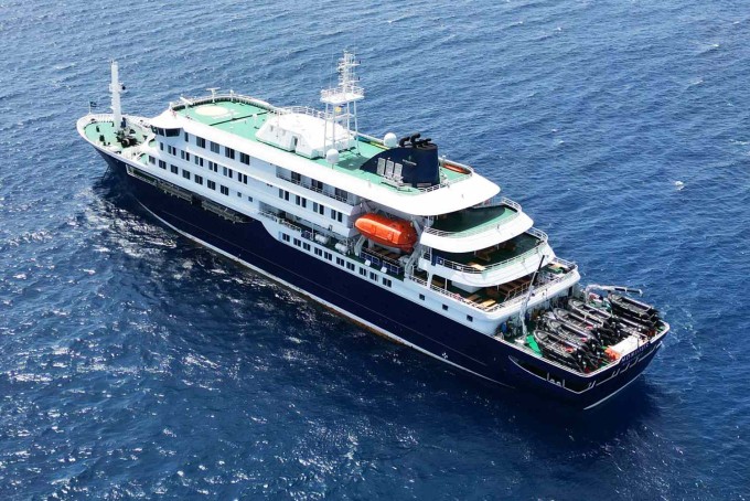 Tàu du lịch MV Hondius. Ảnh: AFP