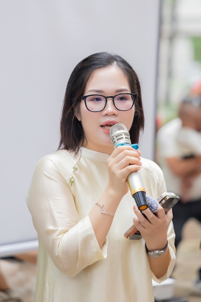 Thu Thủy từng nghĩ mình sẽ không thể quay lại công việc vì không có thời gian. Ảnh: NVCC