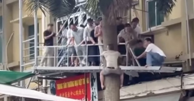 Công an Lạng Sơn nói gì về clip cho rằng "nhiều người đu cây tháo chạy khỏi casino"