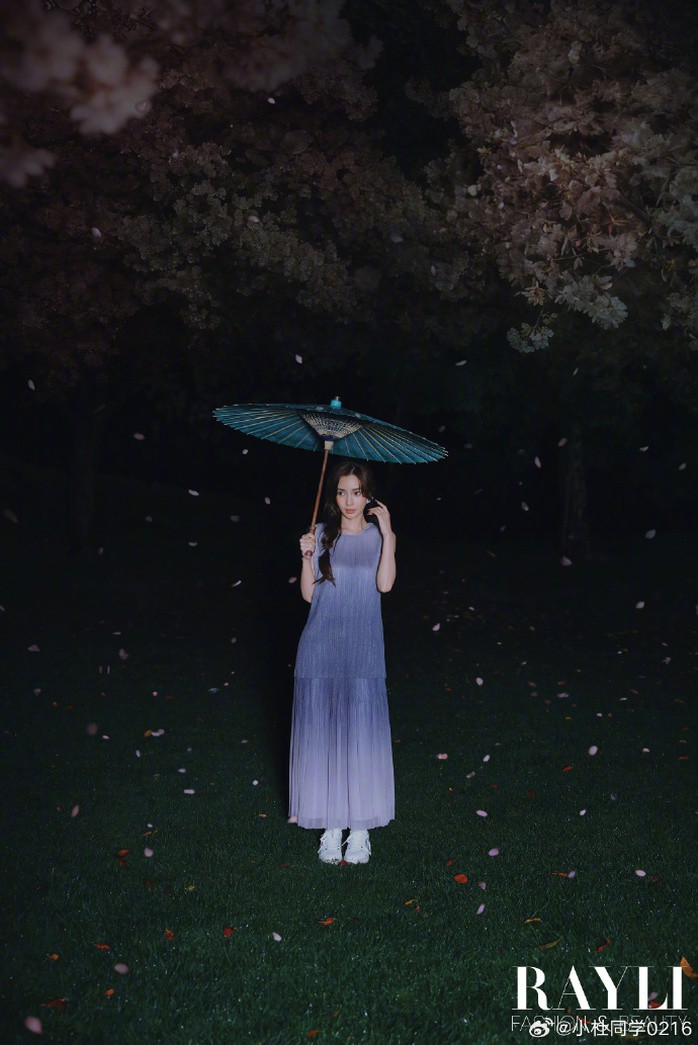 Vẻ đẹp của Angelababy chinh phục khán giả.