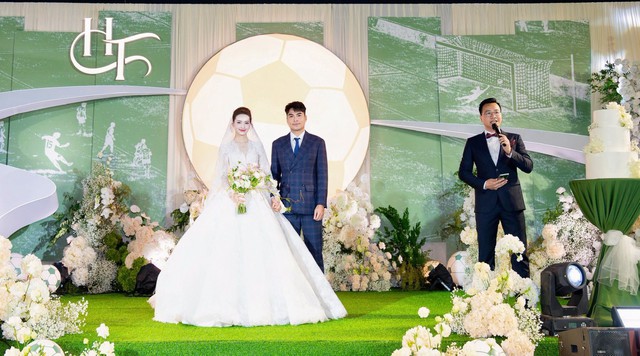 MC Huyền Trang và cầu thủ Đức Huy kết hôn vào tháng 3/2026. Ảnh FBNV