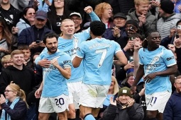 Gay cấn bảng xếp hạng Ngoại hạng Anh: Man City phả hơi nóng lên Arsenal