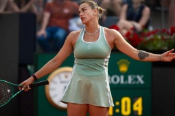 Nóng nhất thể thao trưa 10/5: Thua sốc ở Rome Open, Sabalenka nổi cáu với HLV