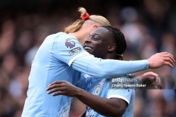 Man City thắng đậm "ảo" gây áp lực Arsenal, Doku gánh đội giỏi không kém Haaland