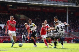 Video bóng đá Nottingham Forest - Newcastle: "Chích chòe" gặp khó, cú đấm phút 88 (Ngoại hạng Anh)