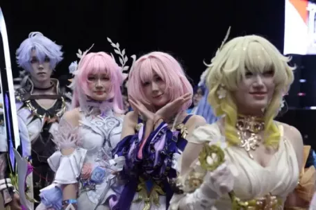 Hàng trăm cosplayer diễu hành tại Vietnam GameVerse 2026