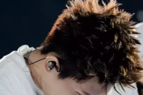 B Ray lại bị tố