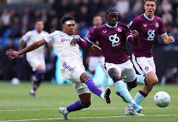 Trực tiếp bóng đá Burnley - Aston Villa: Buendia bị dẫm rơi cả giày, đội khách vẫn không được 11m (Ngoại hạng Anh) (Hết giờ) - 6