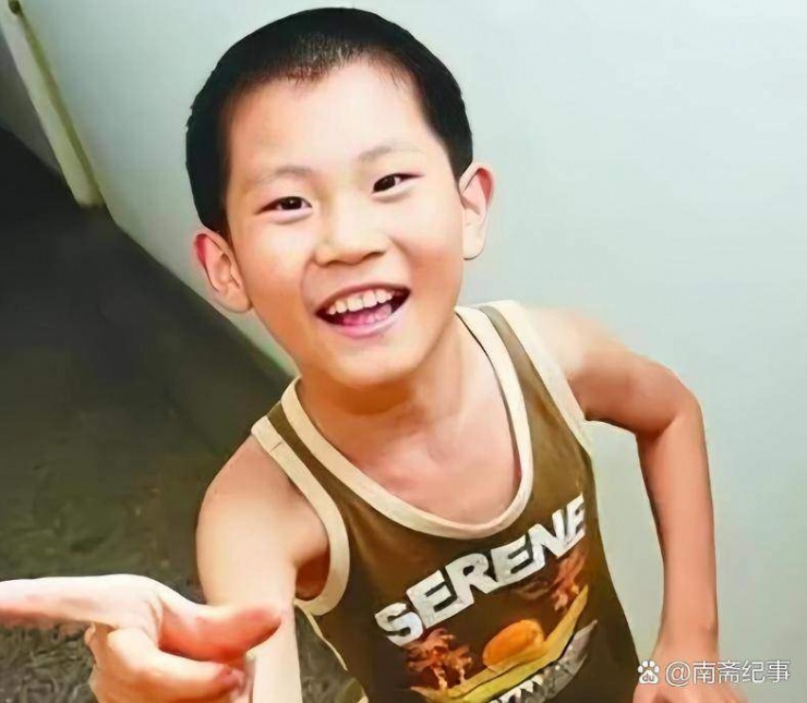 Cậu bé Tô Lưu Dật từng nổi tiếng khắp Trung Quốc