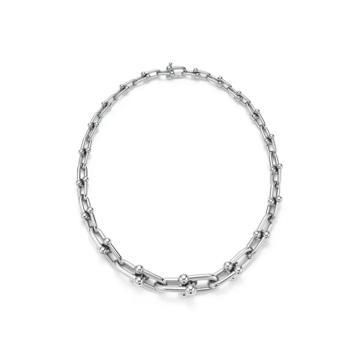 Tiên Nguyễn diện set đồ hơn 800 triệu đồng dạo phố - 3