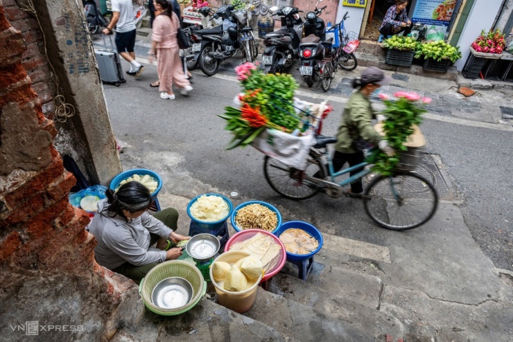 Thích ứng mưu sinh khi công an siết phạt lấn chiếm vỉa hè - 10
