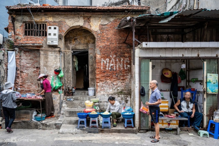 Thích ứng mưu sinh khi công an siết phạt lấn chiếm vỉa hè - 9