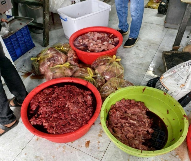 Thịt heo nái và hóa chất "biến" thành thịt bò, thu lợi tiền tỷ - 3