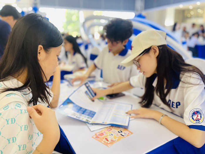 Năm 2026, ĐH Kinh tế Quốc dân tuyển 9000 chỉ tiêu, mở thêm 15 ngành, chương trình mới