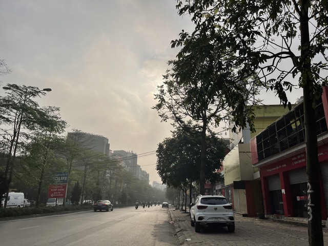 Thời tiết miền Bắc thay đổi liên tục trong giai đoạn giao mùa. Ảnh: T.H