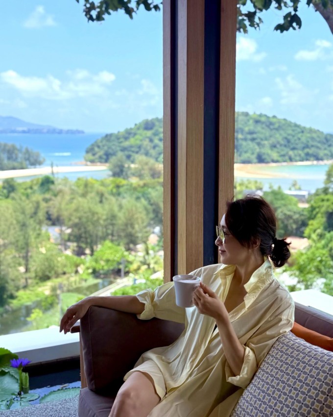 Lê Tư duy trì nhan sắc không tuổi nhờ lối sống khoa học nhiều năm nay.