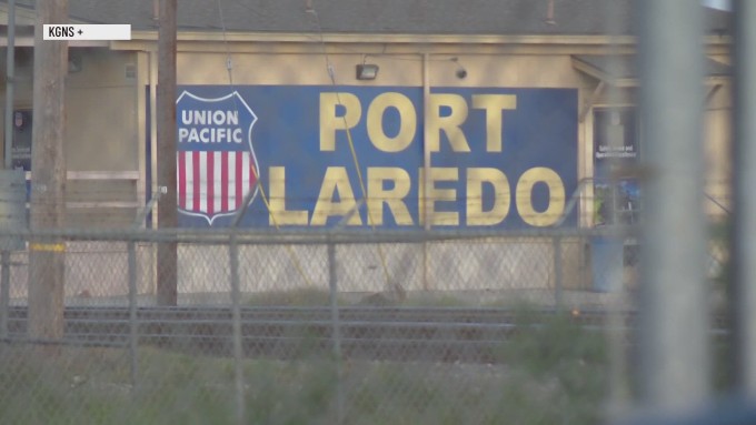 Một tàu hàng của Union Pacific tại ga tàu hàng thành phố Laredo, bang Texas ngày 10/5. Ảnh: KGNS