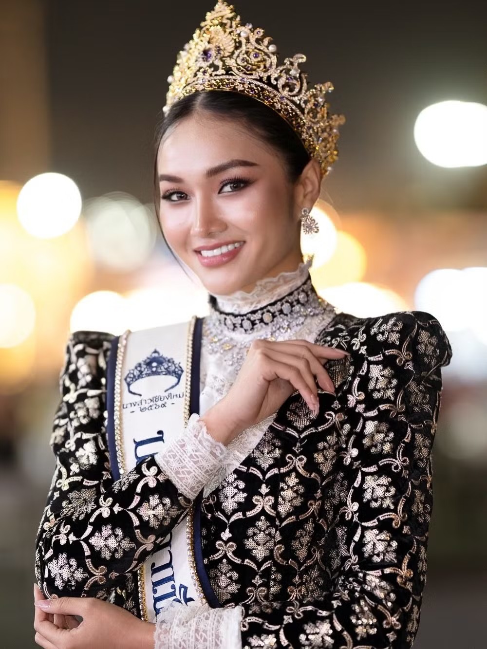 Tuy nhiên, công tác tổ chức cuộc thi Miss World Thailand 2026 của TPN Global gặp nhiều vấn đề. Ngay trước chung kết, 7 thí sinh đã đồng loạt bỏ thi, làm dấy lên vấn đề vốn đã được thảo luận sôi nổi gần đây đó là sự thiếu hụt về cơ sở vật chất từ phía TPN Global.