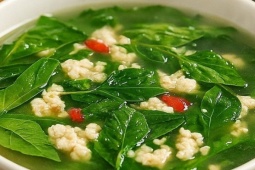 Loại lá nhiều gia đình trồng ở ban công, chế biến thành món ngon tốt cho xương khớp tuổi trung niên