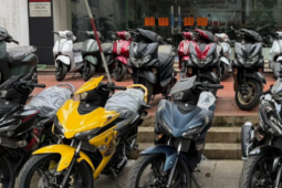 Giá xe máy đầu tháng 5, xe côn tay "hot" khan hàng chênh cao tại đại lý