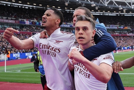 Nóng bảng xếp hạng Ngoại hạng Anh: Arsenal tiến sát ngai vàng, vô địch sớm khi nào?