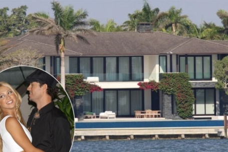 Biệt thự của Anna Kournikova và Enrique trên 'đảo tỷ phú'