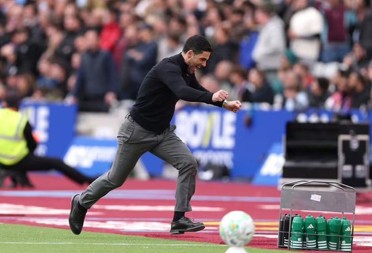 Arteta đã kịp sửa sai với sự điều chỉnh&nbsp;ngay sau giờ nghỉ giữa hiệp