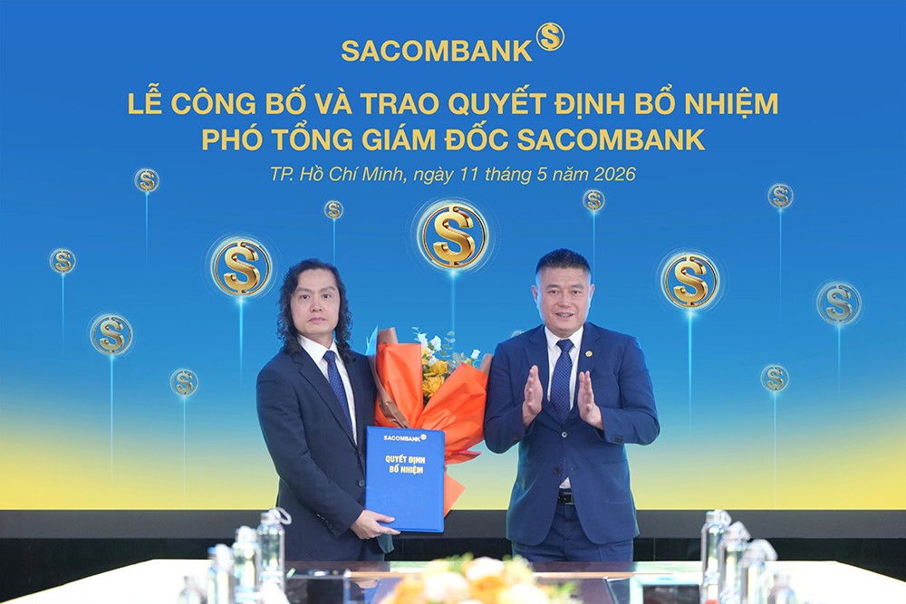 Ông Nguyễn Đức Thụy – Phó Chủ tịch thường trực HĐQT trao Quyết định bổ nhiệm cho ông Lưu Danh Đức – Phó Tổng Giám đốc
