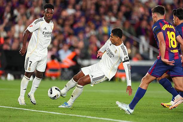 Real Madrid thua bạc nhược trong ngày Barcelona chính thức đăng quang La Liga