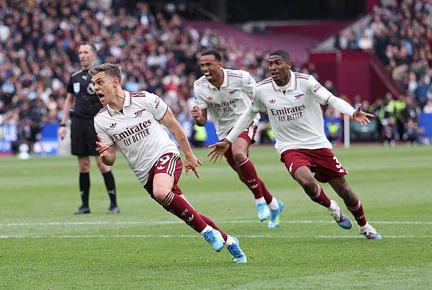 Trossard đã mang về chiến thắng quý như vàng cho Arsenal trước West Ham