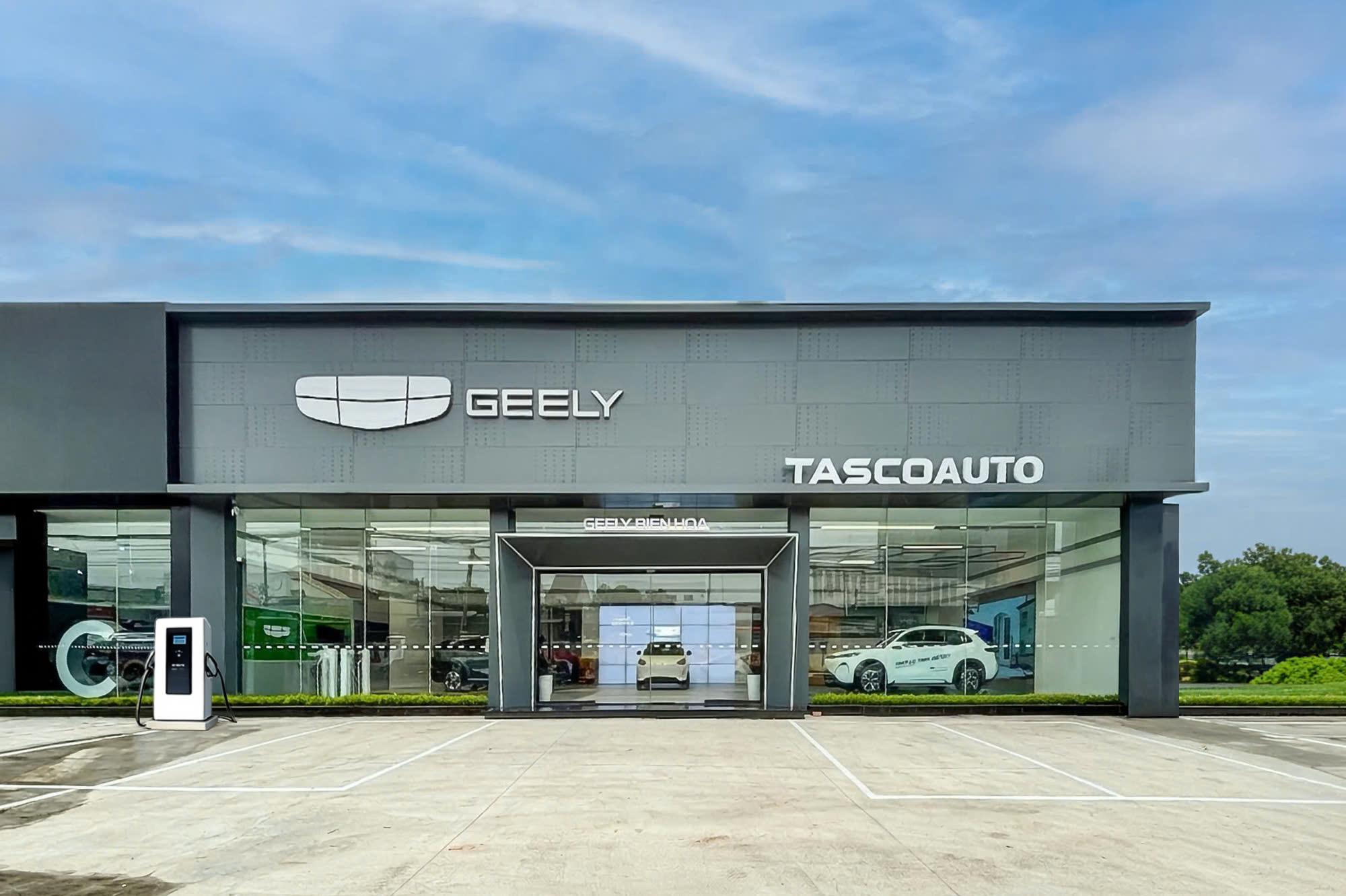 Geely Biên Hòa - showroom thứ 52 của Geely tại Việt Nam vừa chính thức khai trương ngày 9/5 và một số showrom khác sẽ đi vào hoạt động trong thời gian tới.