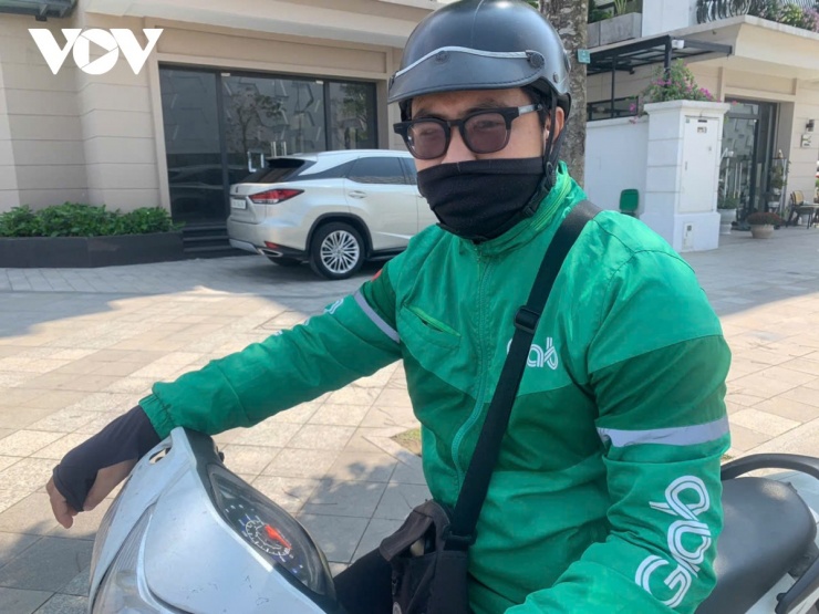 Anh Phương cũng có những lo lắng khi sử dụng xăng E10